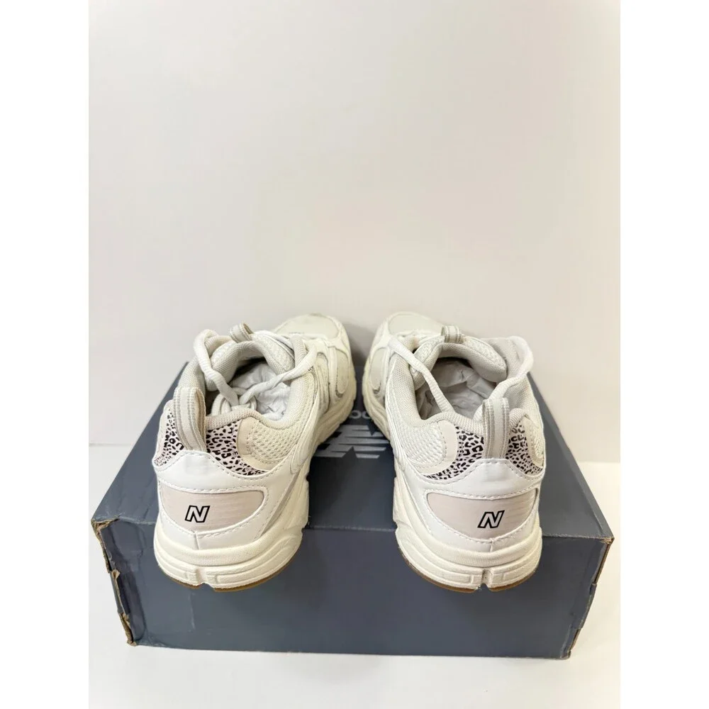 New Balance Unisex-Adult 408 Sneaker, Sea Salt/Gum 020, Men 8.5 / Women 10
